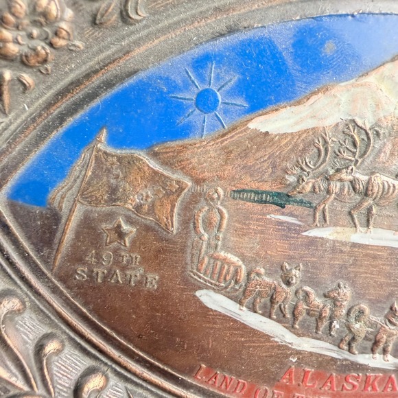 Vintage 60s Enameled Metal Alaska Souvenir Tray Trinket Dish Handpainted 7.5x5.5 - Picture 3 of 7